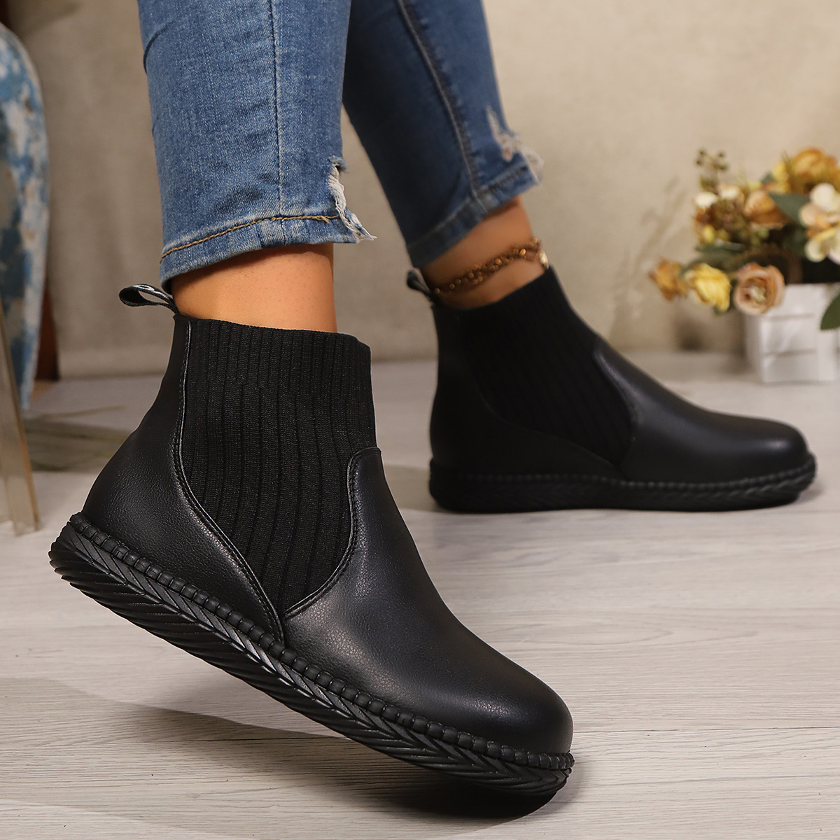 Round headed Martin boots with flat bottomed sleeves - Image 5