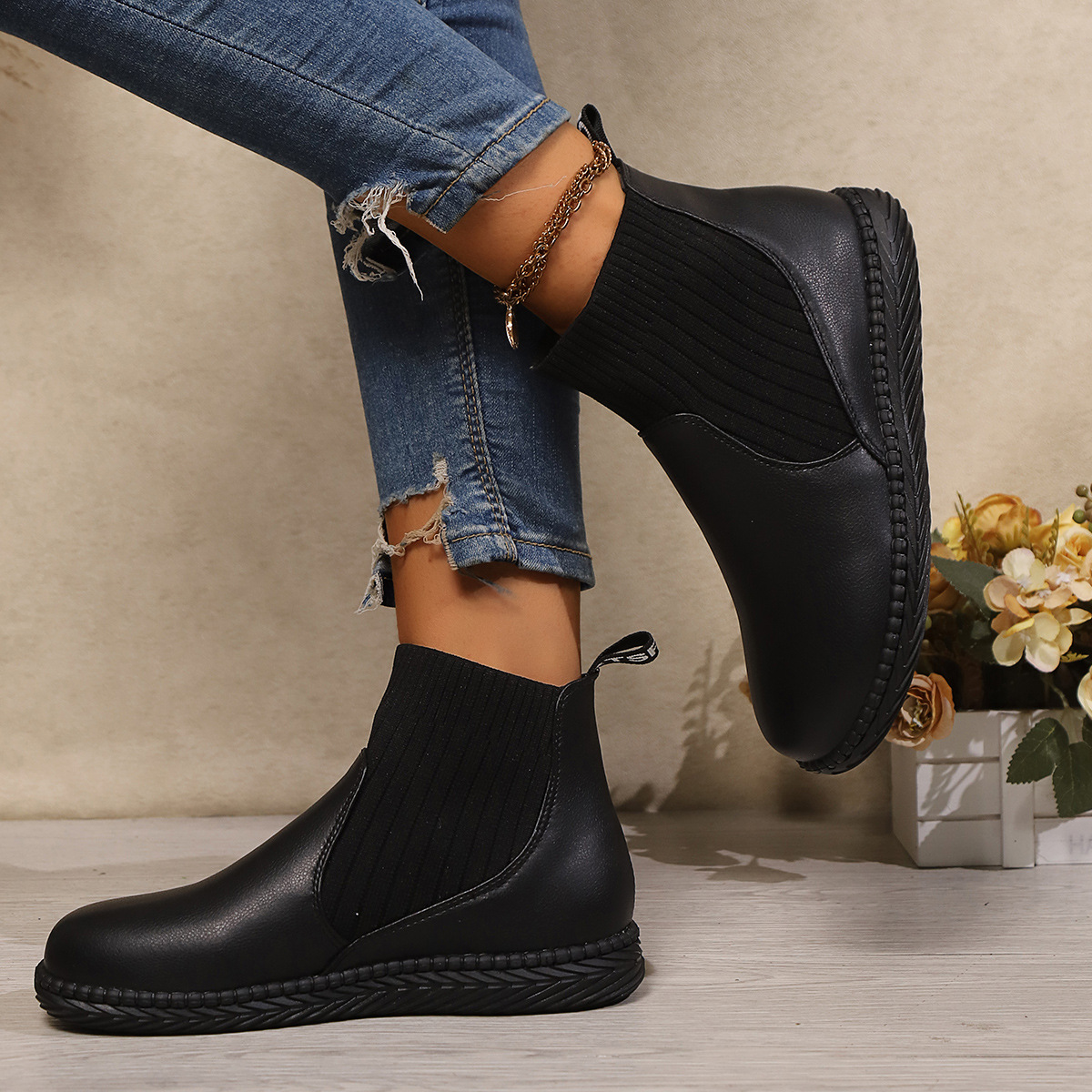 Round headed Martin boots with flat bottomed sleeves - Image 3